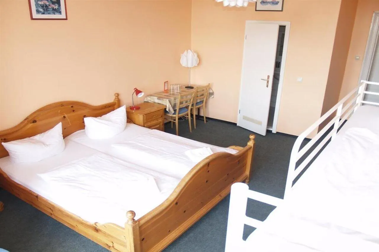 Happy Go Lucky Hotel + Hostel Berlin 0*,  Germany