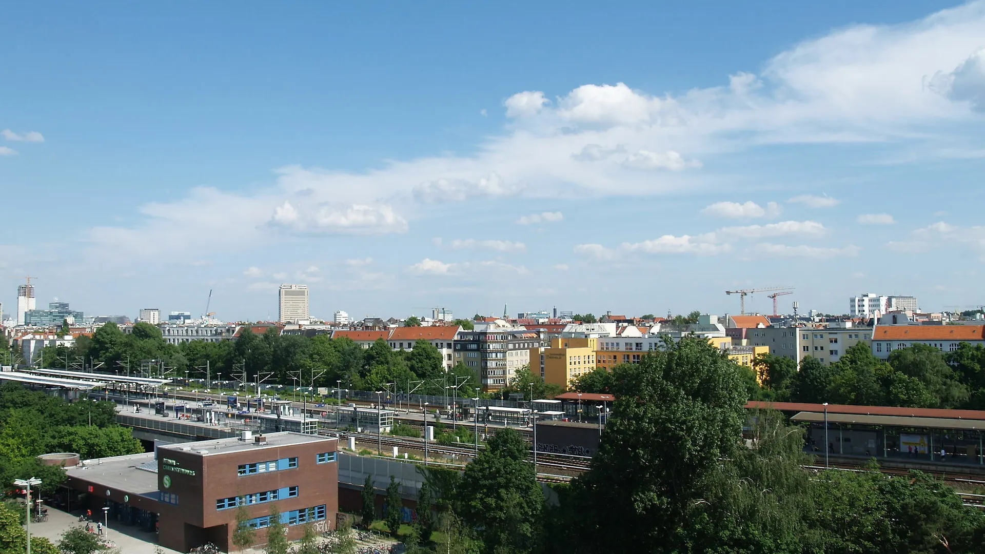 Happy Go Lucky Hotel + Hostel Berlin