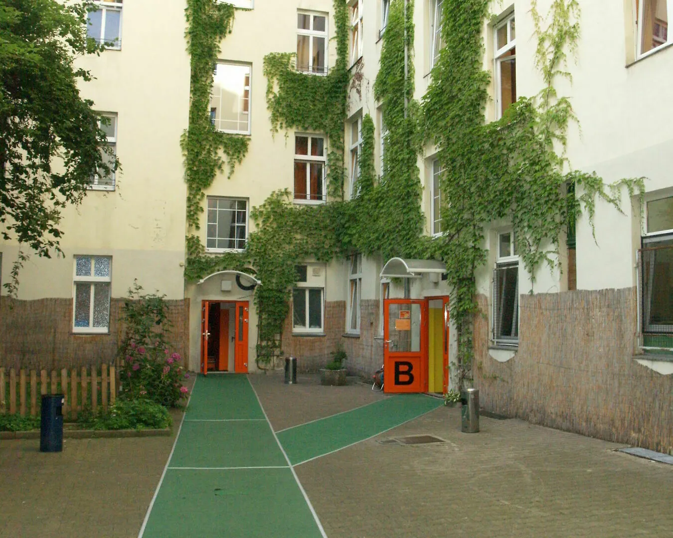 Happy Go Lucky Hotel + Hostel Berlin 0*,  Germany