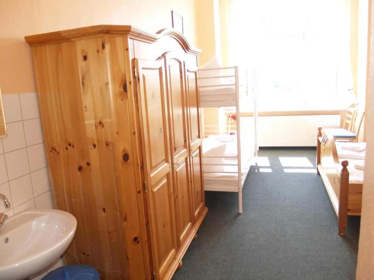 Happy Go Lucky Hotel + Hostel Berlin Almanya