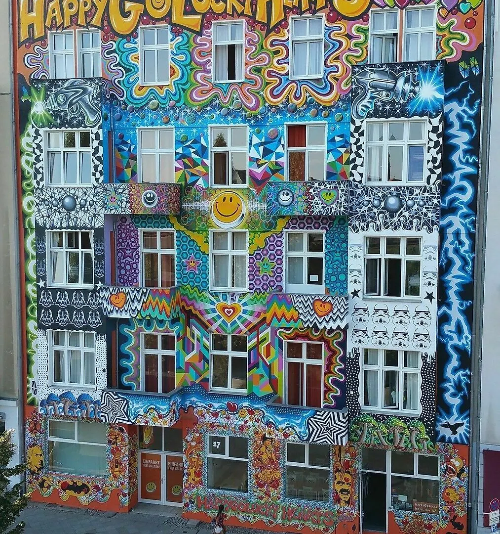 Happy Go Lucky Hotel + Hostel Berlin 0*,  Almanya