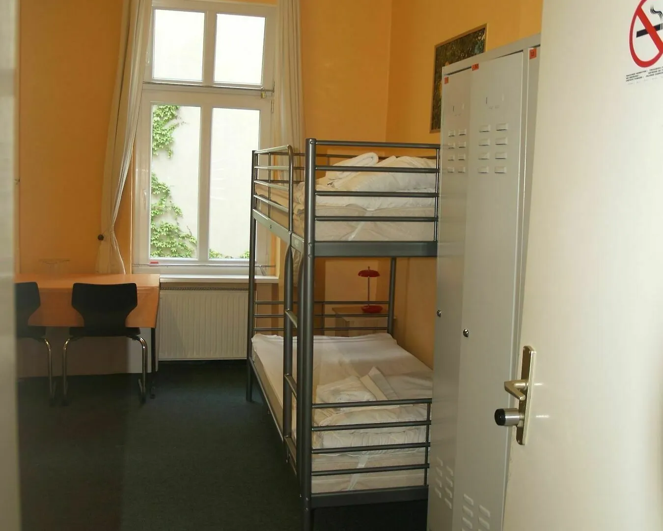 Happy Go Lucky Hotel + Hostel Berlin Almanya
