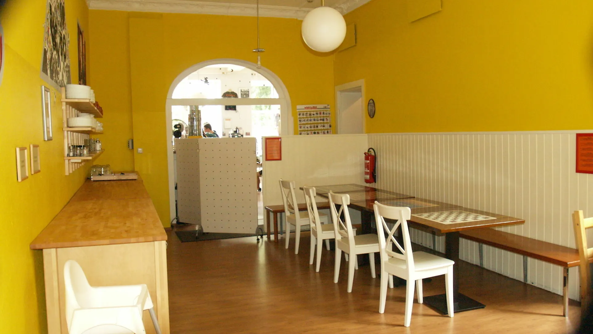 Happy Go Lucky Hotel + Hostel Βερολίνο